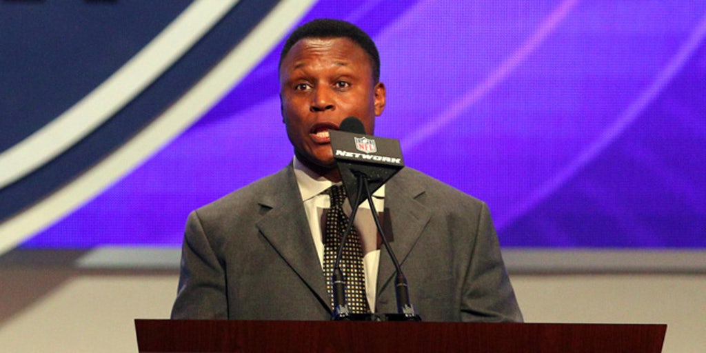 Barry Sanders stats: Reliving a career of Hall of Fame highlights with  photos