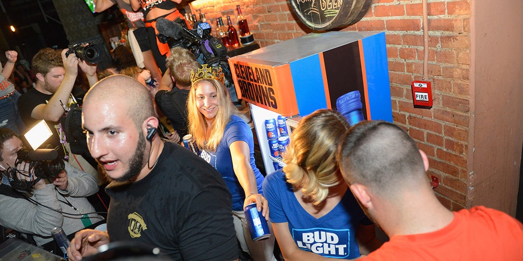 Bud Light promises Cleveland Browns fans free beer after first