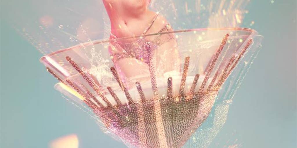 Dita Von Teese Gives Us a Lesson on How to Seduce — And You Won't