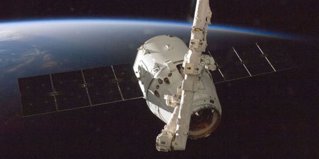 邦楽 CAPULE SPACE STATION No 9 Space Station No.9 (Extended Mix) - YouTube