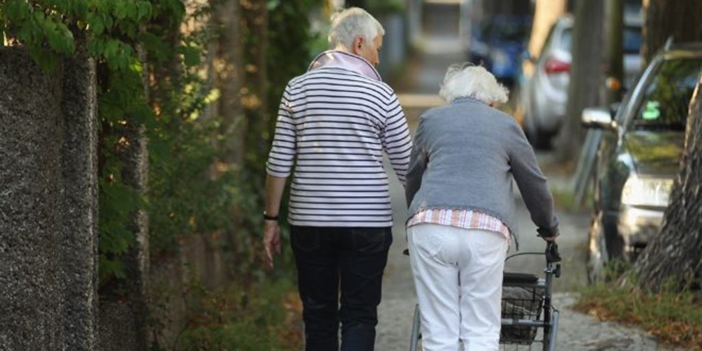 Inflation is 'taking a toll' on seniors, forcing them to return to work: 'The holidays are going to be tough' - Vimarsana News