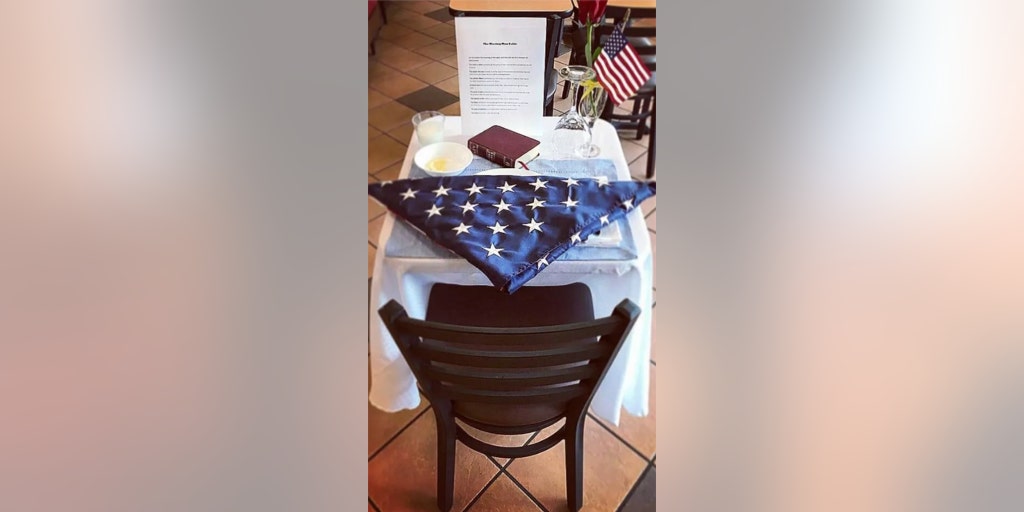 Chick Fil A Honors Fallen Soldiers With Special Empty Table