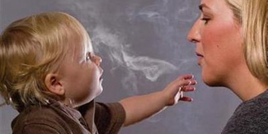 moms who smoke cigarettes Mother's smoking may influence child's lung function decades later