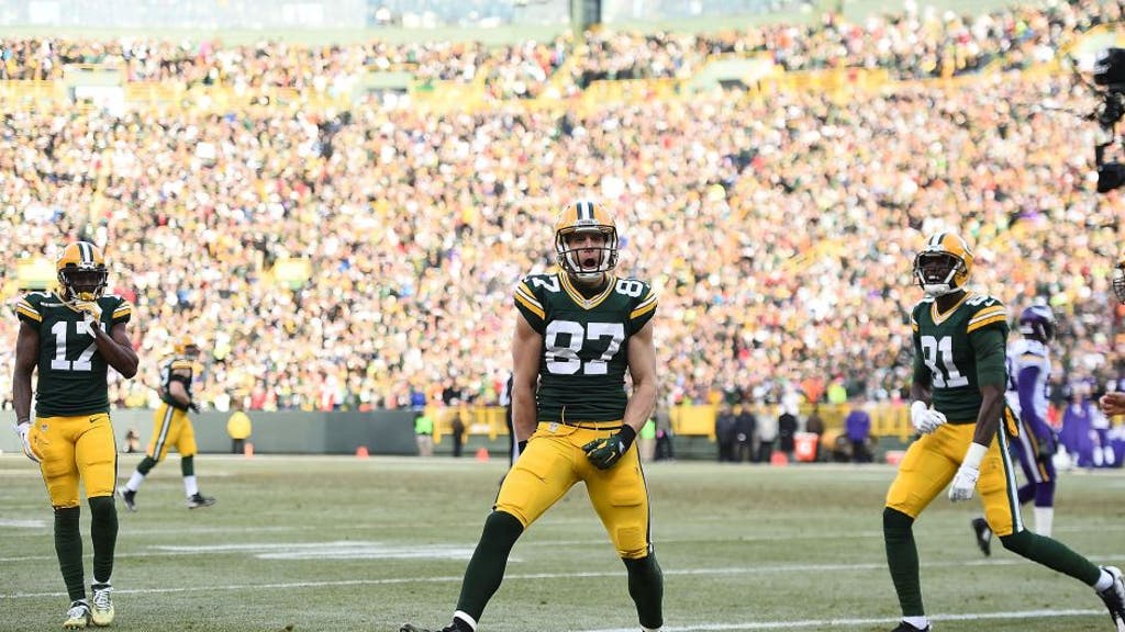 NFL plans to play to packed venues in coming months, league official says