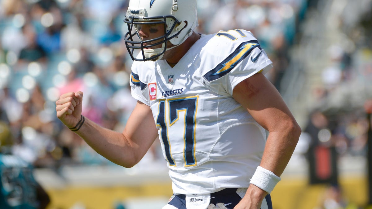 b7a381f9-Chargers Jaguars Football