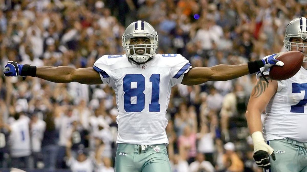 DALLAS - SEPTEMBER 15: Wide receiver Terrell Owens #81 of the Dallas Cowboys celebrates a touchdown against the Philadelphia Eagles in the second quarter at Texas Stadium on September 15, 2008 in Irving, Texas. (Photo by Ronald Martinez/Getty Images)