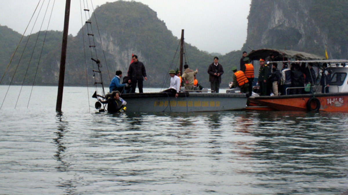 Vietnam Tourist Boat Sinks