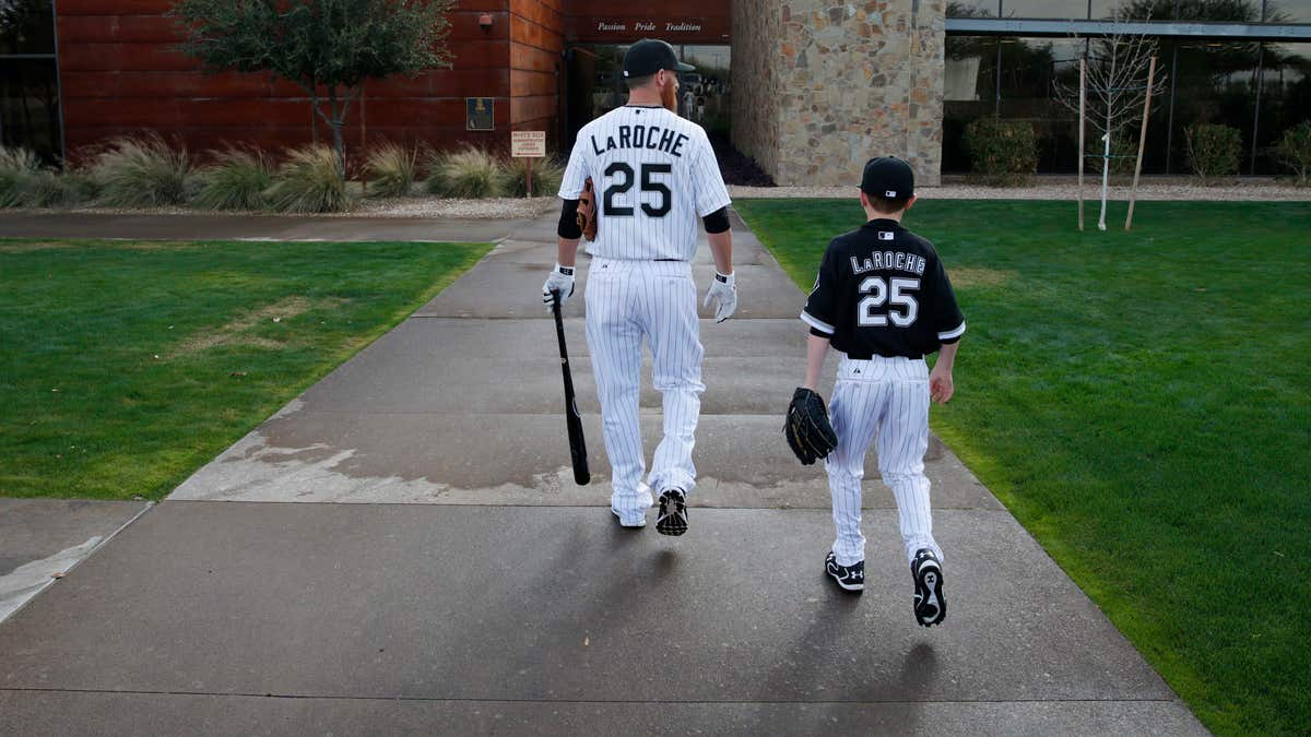 Para pemain White Sox dilaporkan berencana memboikot permainan eksibisi untuk mendukung Adam LaRoche