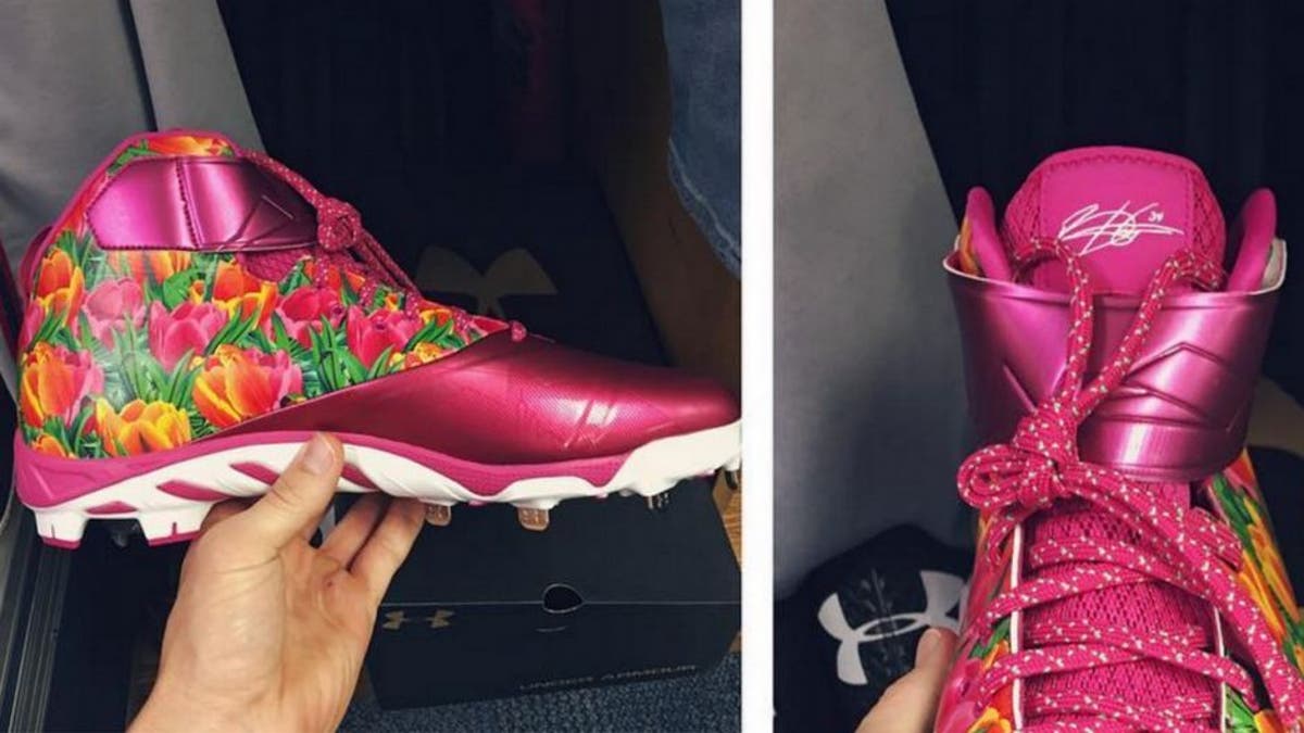 Bryce harper clearance pink cleats