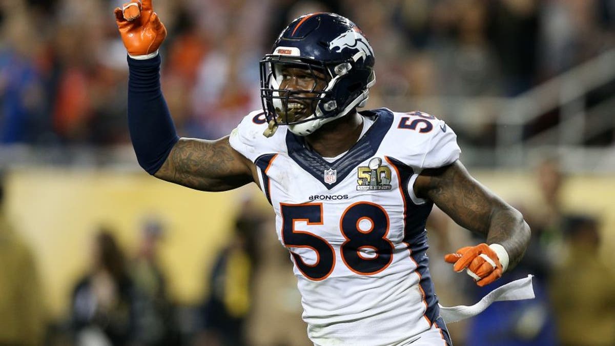 Von Miller harus absen pada tahun 2016 untuk mengungkap aturan tag waralaba NFL yang tidak adil