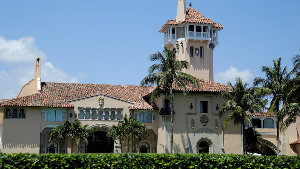 U.S. President Donald Trump's Mar-a-Lago estate is seen in Palm Beach, Florida, U.S., April 16, 2017. REUTERS/Yuri Gripas - RTS12JR1