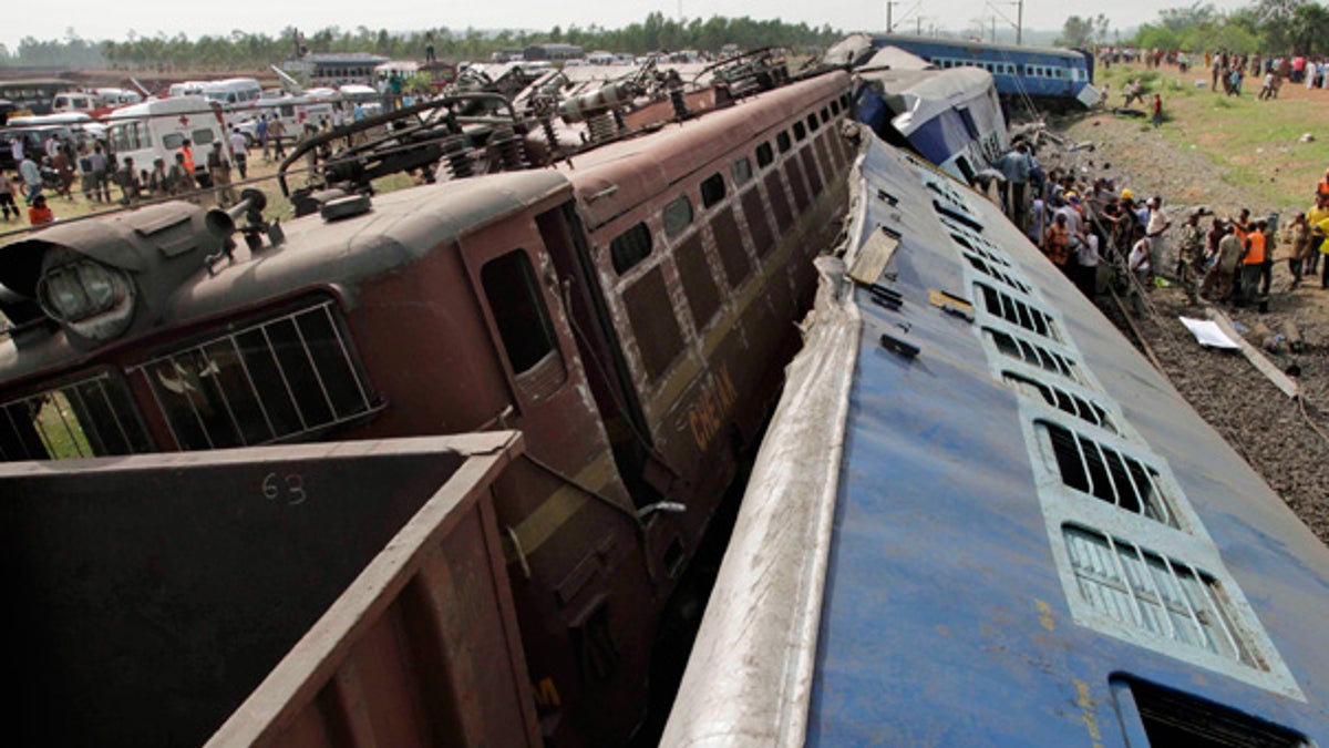 APTOPIX India Train Blast