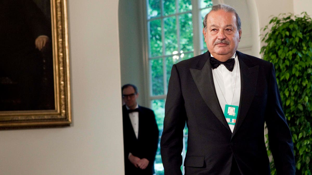 Miliarder Meksiko Carlos Slim menawarkan tawaran $ 9,6 miliar untuk Dutch Telecom KPN