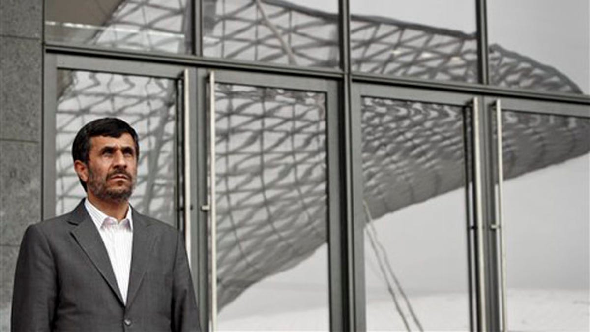 Ahmadinejad menyebut sanksi nukl