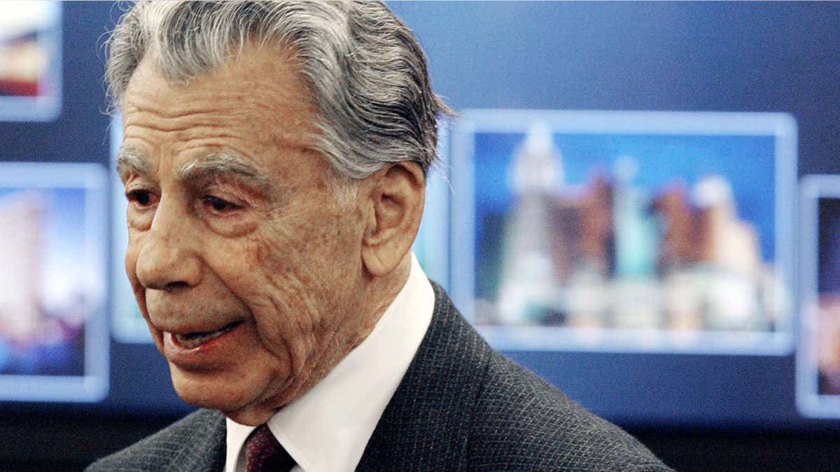 Billionaire Las Vegas casino tycoon Kirk Kerkorian dies at 98 | Fox News