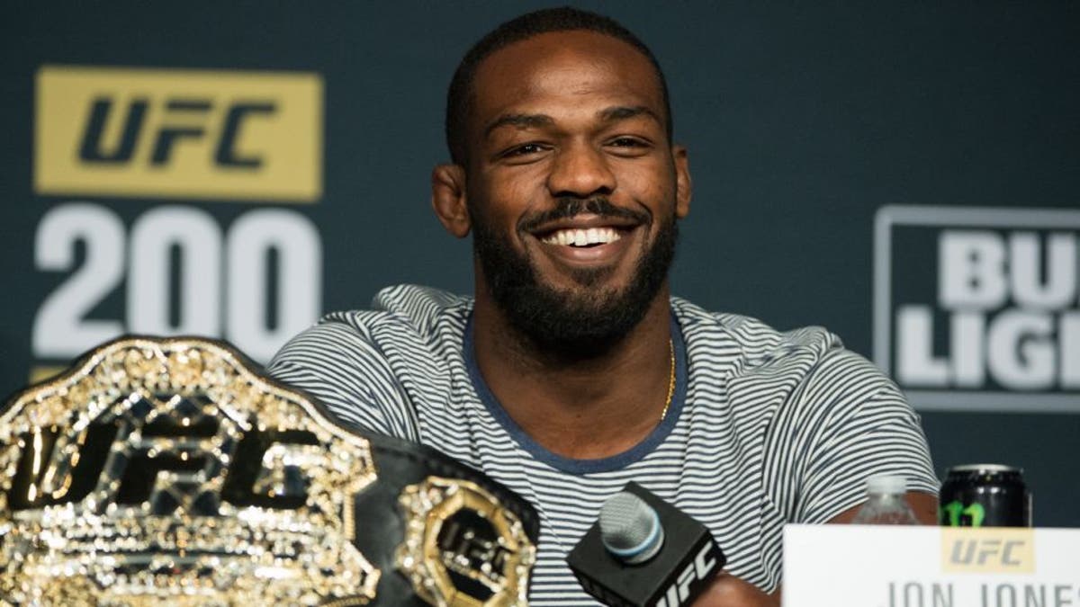 Jon Jones: Saya mengalahkan Daniel Cormier ‘di puncak hidup saya’