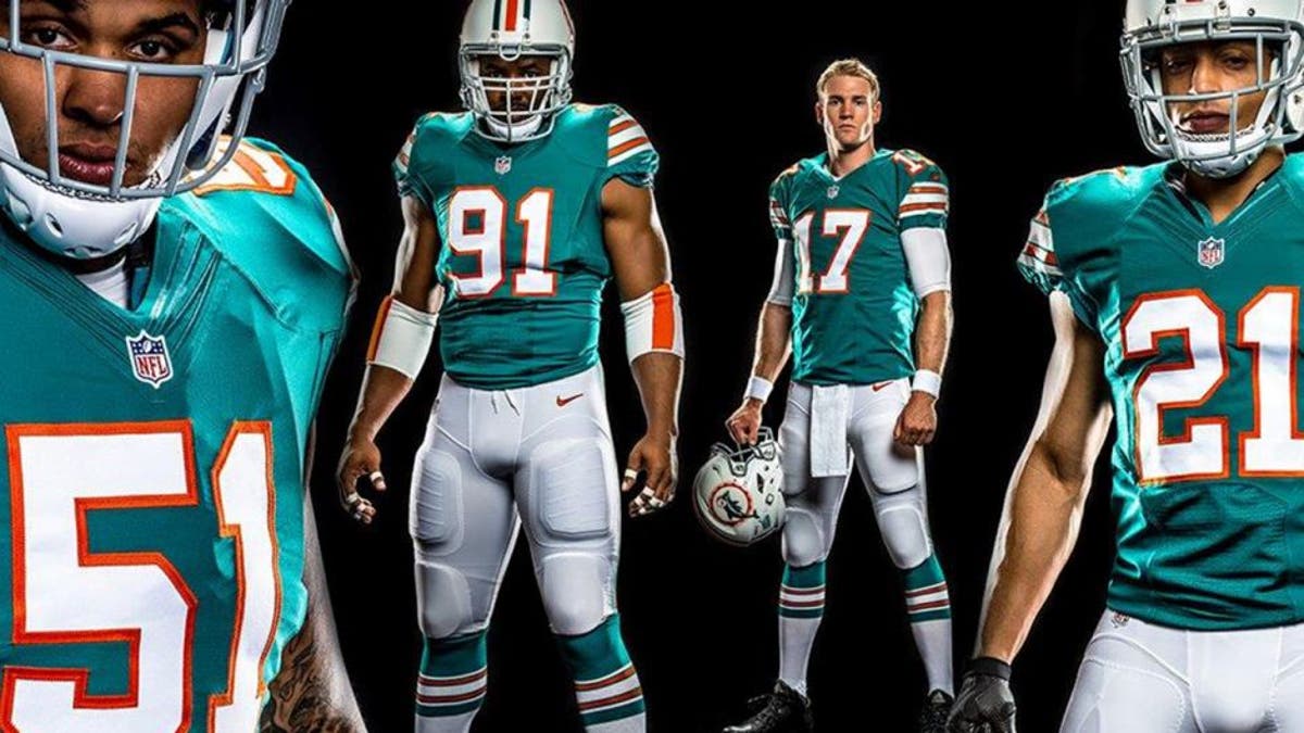 Dolphins to wear throwback uniform in Monday night game vs. Giants