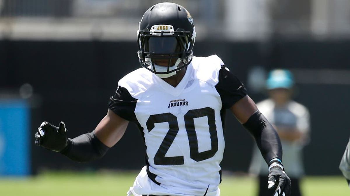 Jaguars cornerback Aaron Colvin returns from four-game suspension