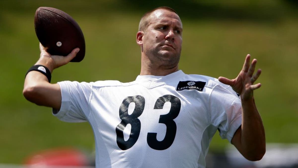 Ben Roethlisberger dressed like a tight end on the first day of camp