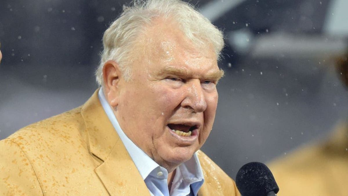 Report: John Madden won't take part in Super Bowl week after heart