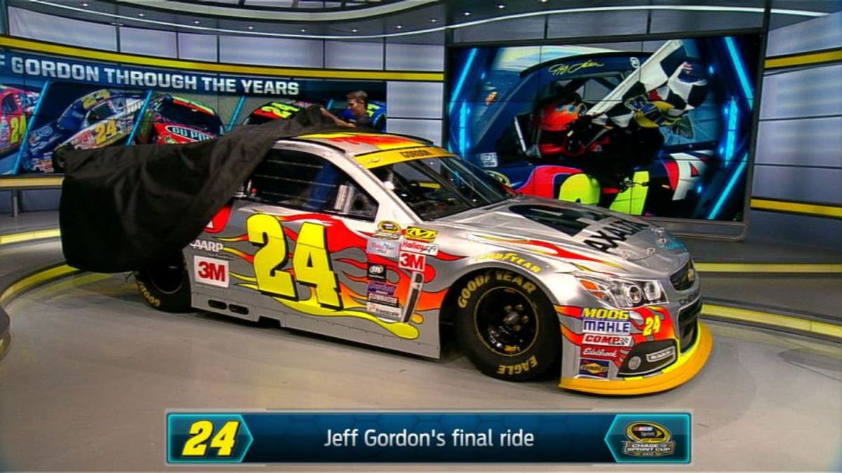 That's a wrap: Watch Jeff Gordon's Homestead car come to life