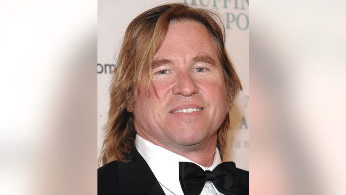 f6b5bba7-People Val Kilmer