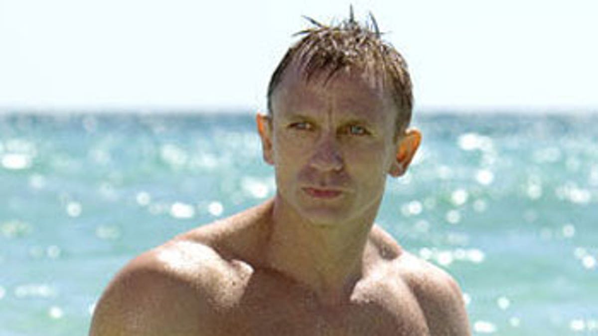 Daniel craig online body