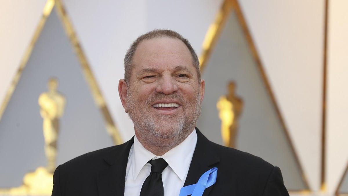 89th Academy Awards - Oscars Red Carpet Arrivals - Hollywood, California, U.S. - 26/02/17 - Harvey Weinstein. REUTERS/Mike Blake - HP1ED2R04FB8P