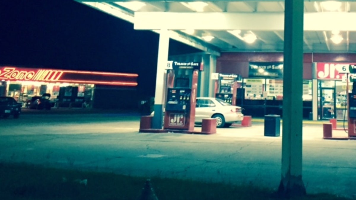 0b05f6ea-gas station
