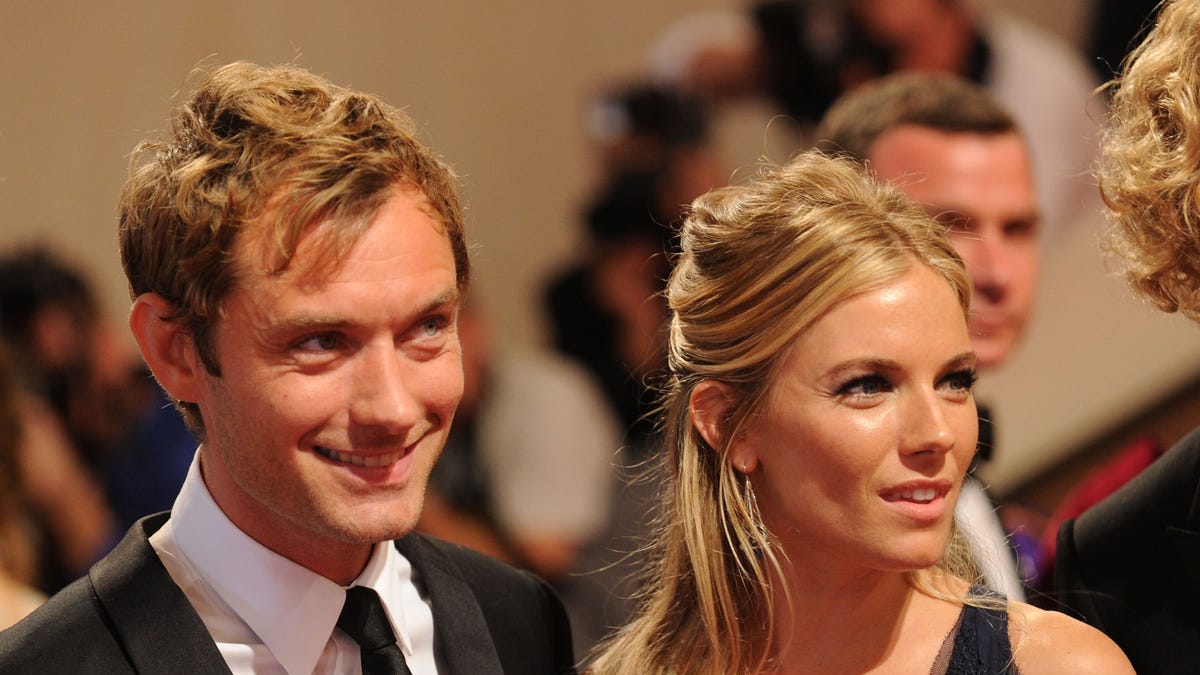 Jude Law and Sienna Miller on the red carpet