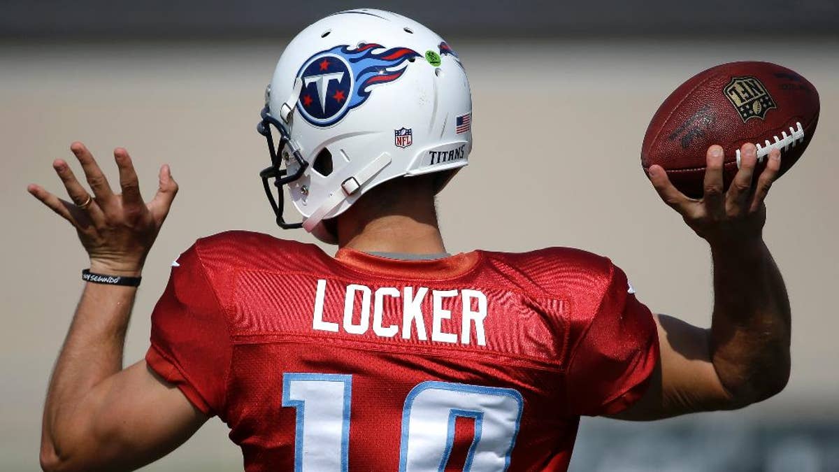 Titans betting the franchise on Jake Locker 