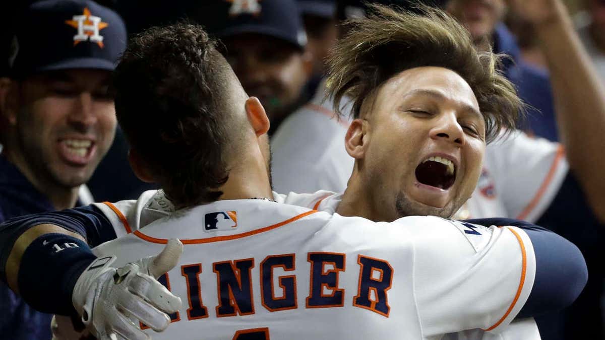 1028 yuli gurriel