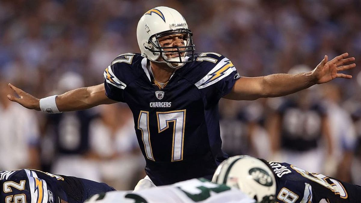 SAN DIEGO - SEPTEMBER 22: Quarterback Philip Rivers #17 of the San Diego Chargers calls out from undere center while taking on the New York Jets on September 22, 2008 at Qualcomm Stadium in San Diego, California. (Photo by Stephen Dunn/Getty Images)