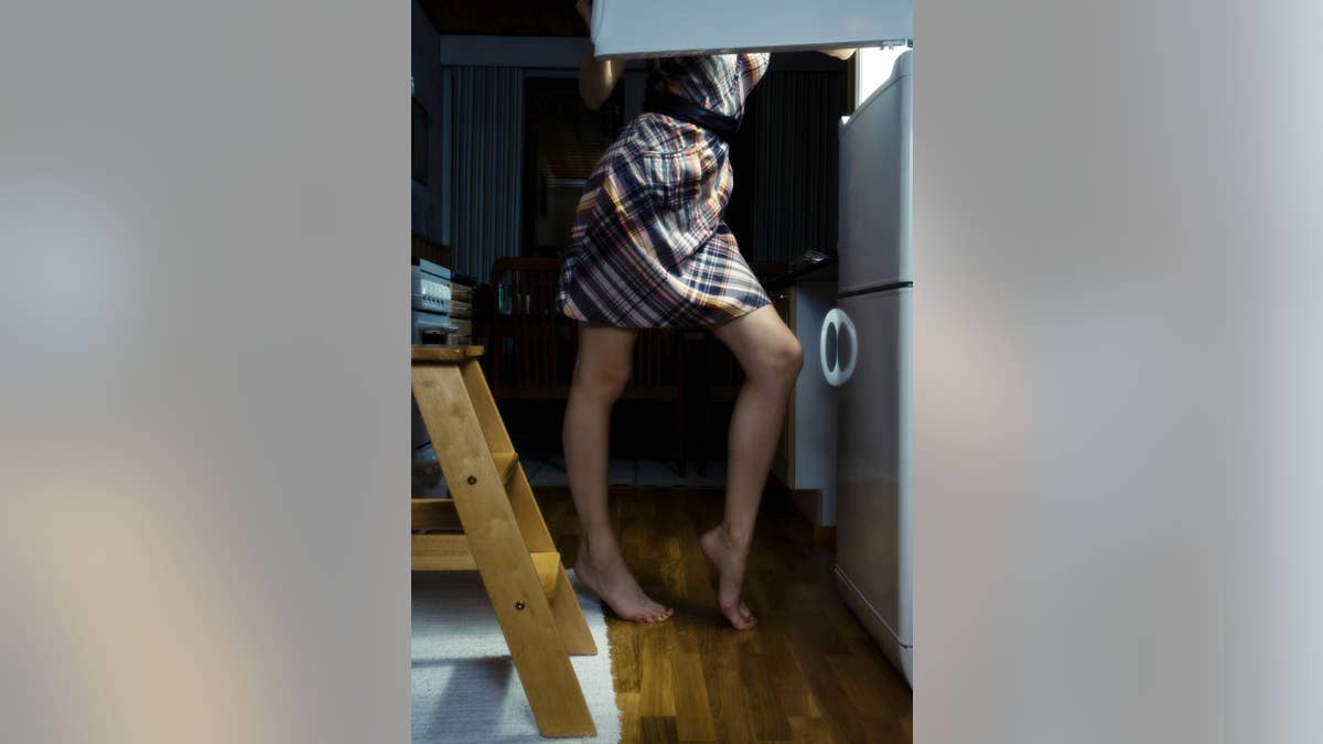 10 jebakan emosional yang menyebabkan makan berlebihan