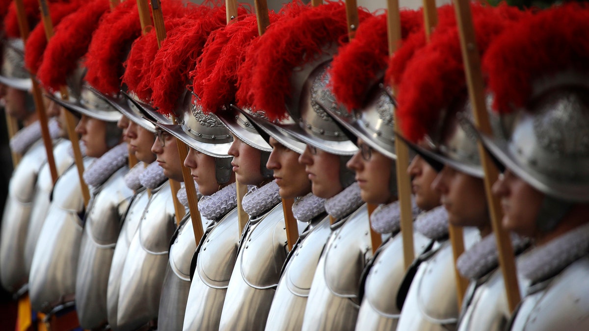 Swiss Guard recruits 