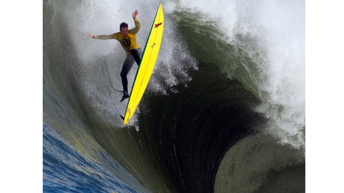 Big Wave Contest Surfing