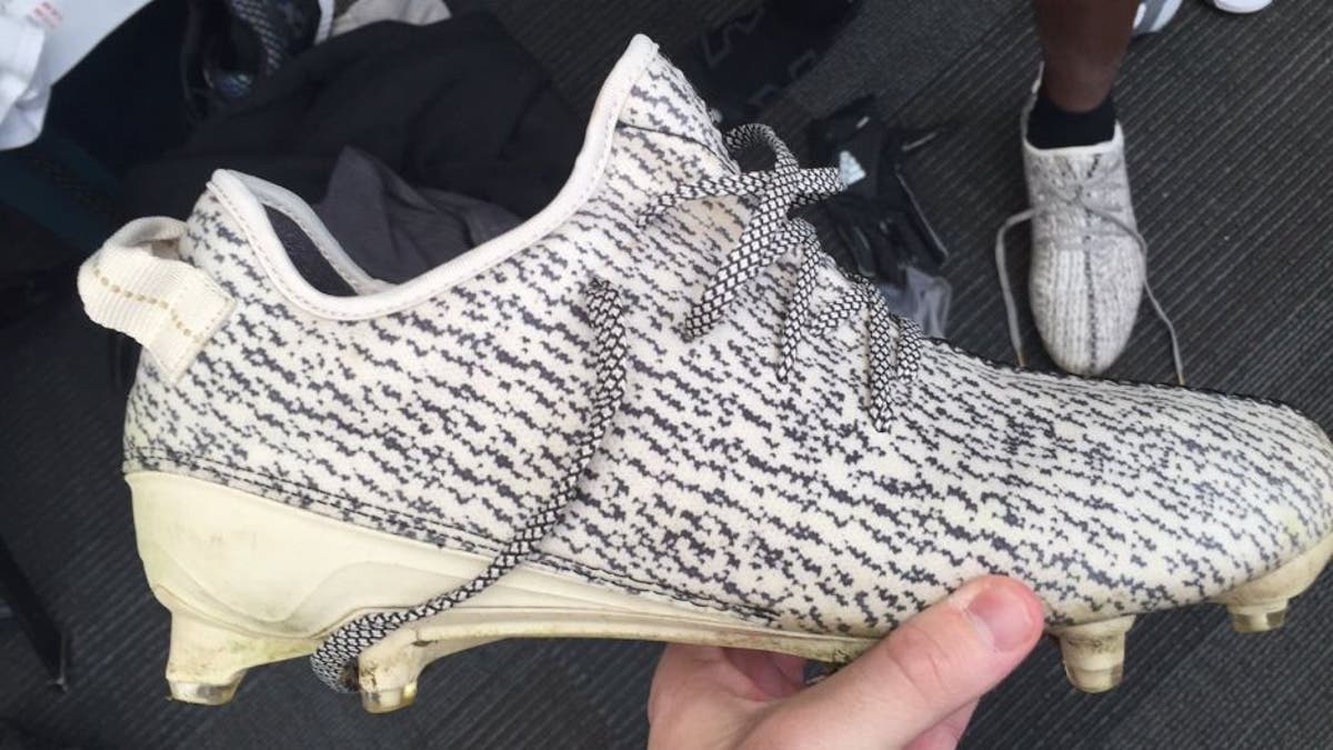 Yeezy turtle cheap dove cleats