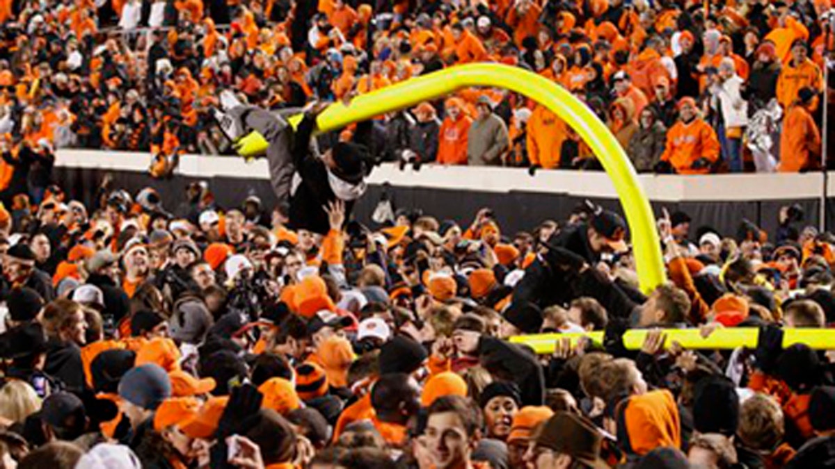 13 Injured After Thousands Rush The Field To Celebrate Oklahoma State's ...