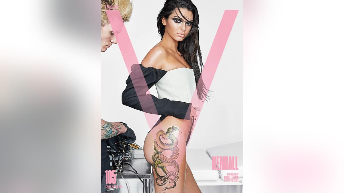 1280_kendall_jenner_snake_tattoo_V_magazine_cover_001