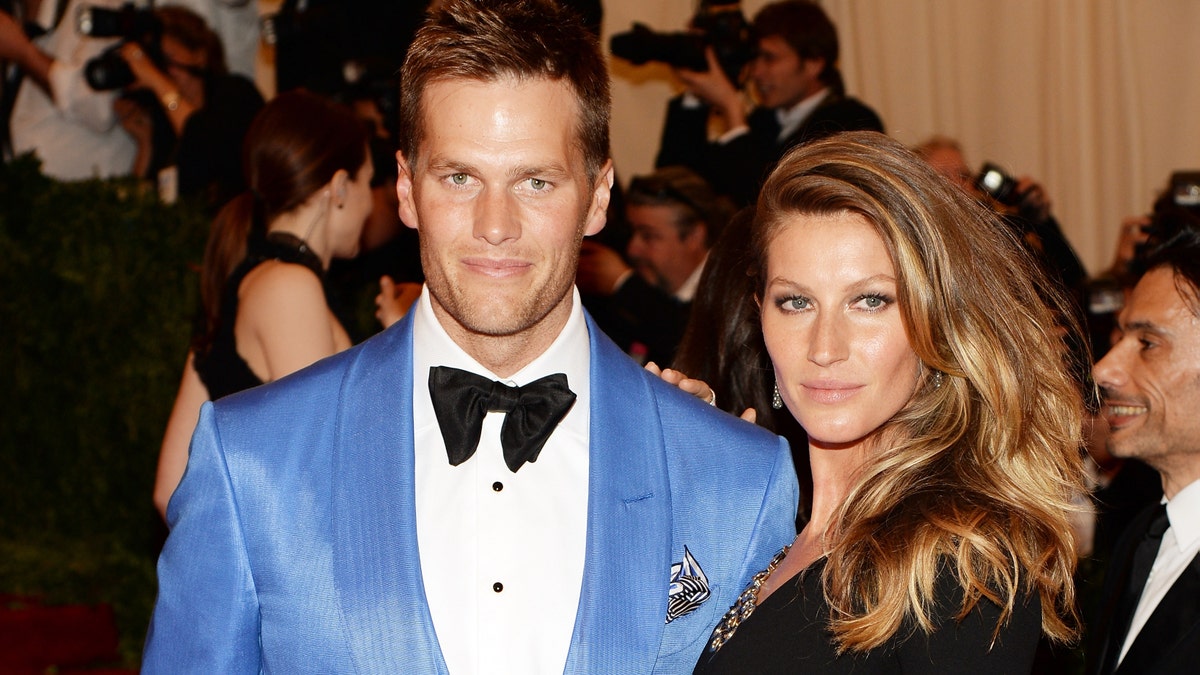 NEW YORK, NY - MAY 06:  Tom Brady and Gisele Bundchen attend the Costume Institute Gala for the 