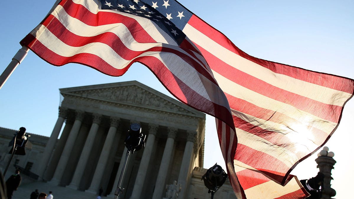 141228875MW021_SUPREME_COUR