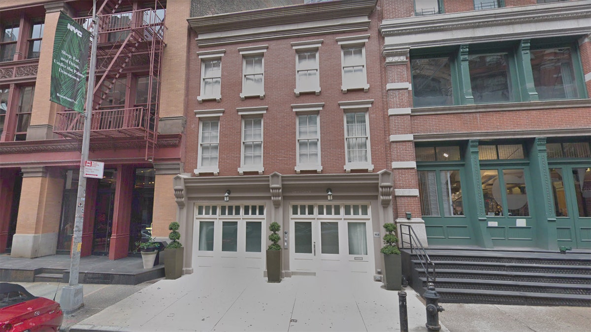 taylor swift 153 franklin street view