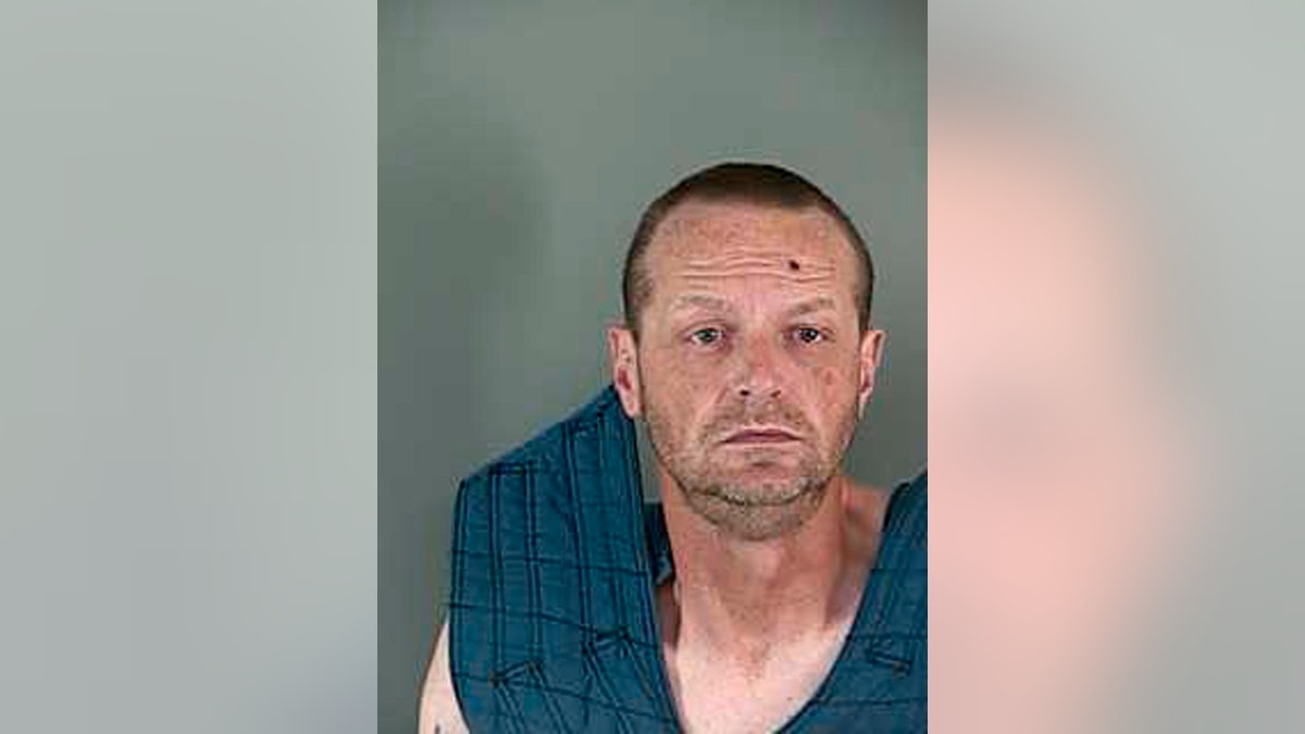 Pria yang dijatuhi hukuman setelah wanita menembak kepala dengan paku di Oregon