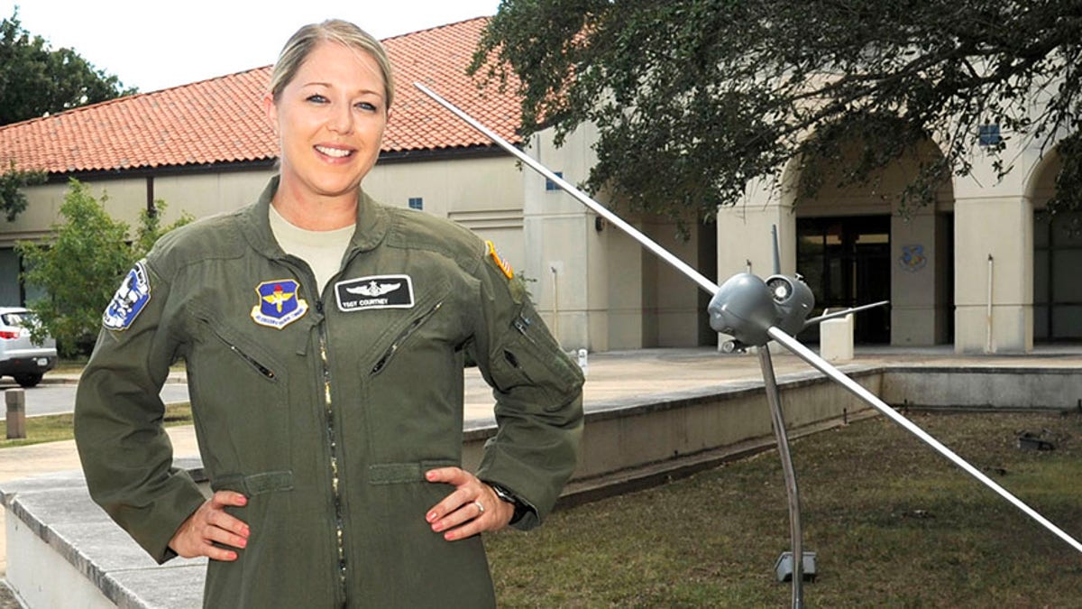 air force female pilot
