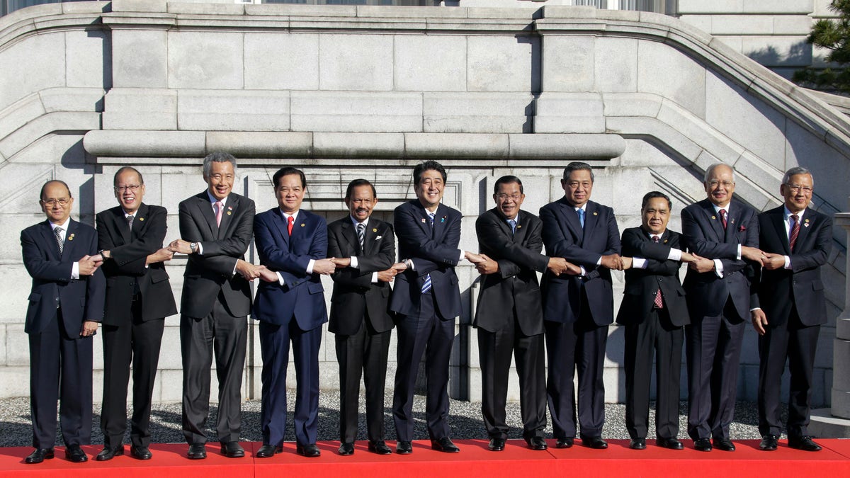 Shinzo Abe with other leaders at the ASEAN summit in 2013