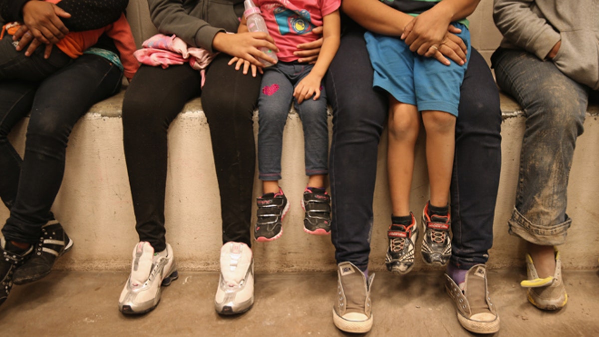 511593511JM049_U_S_AGENTS_P