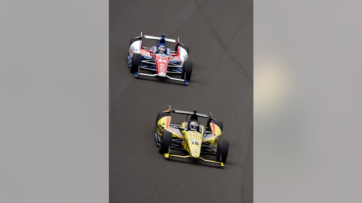 b6257e48-IndyCar Indy 500 Auto Racing