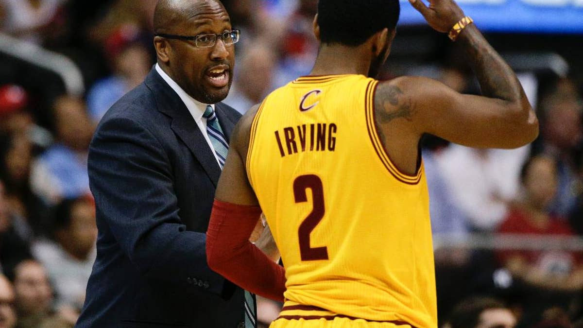 Guard Cavaliers All-Star Kyrie Irving berharap untuk menghindari operasi, kembali dari cedera musim ini