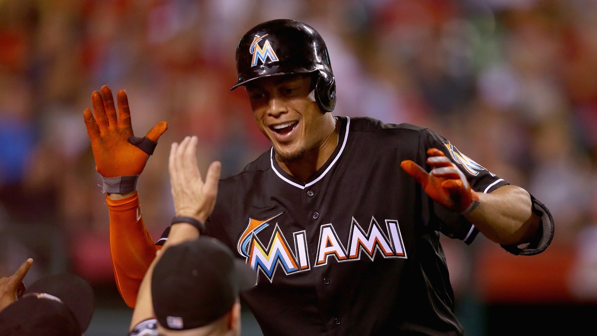 Giancarlo Stanton sets Marlins single-season home run record with