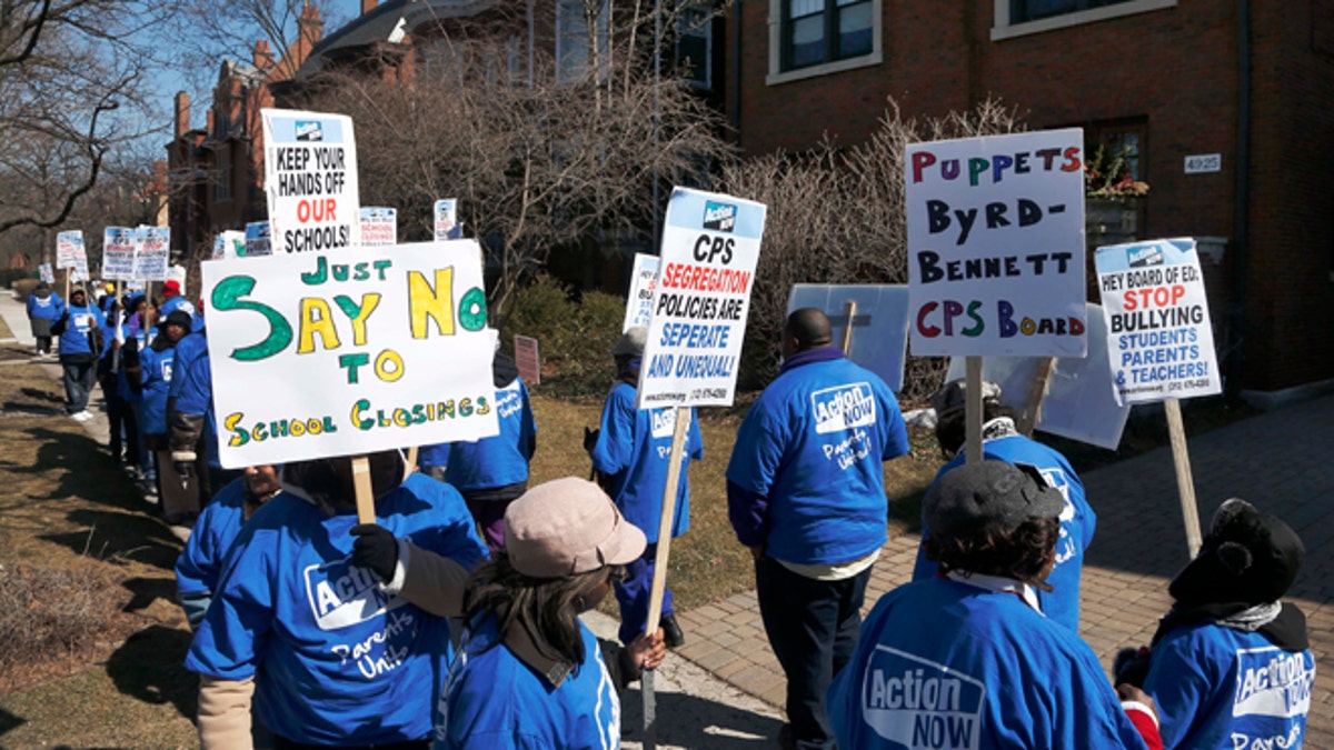 Plan to close 54 public schools rocks Chicago community | Fox News